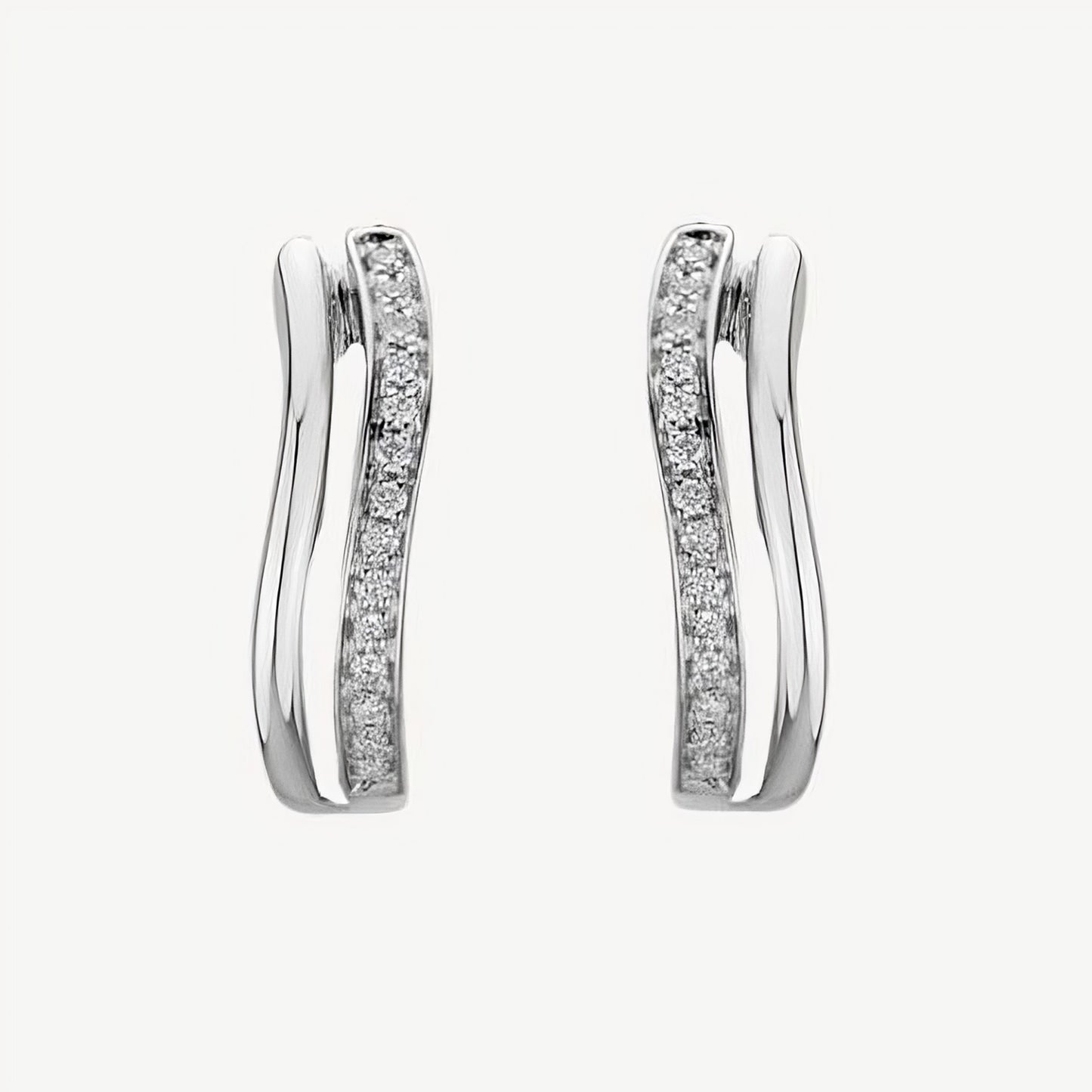 QA Diamond Earrings Wavy Elegance