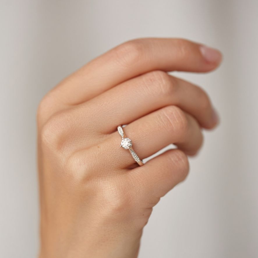 QA Diamond Ring Noble Glance - white