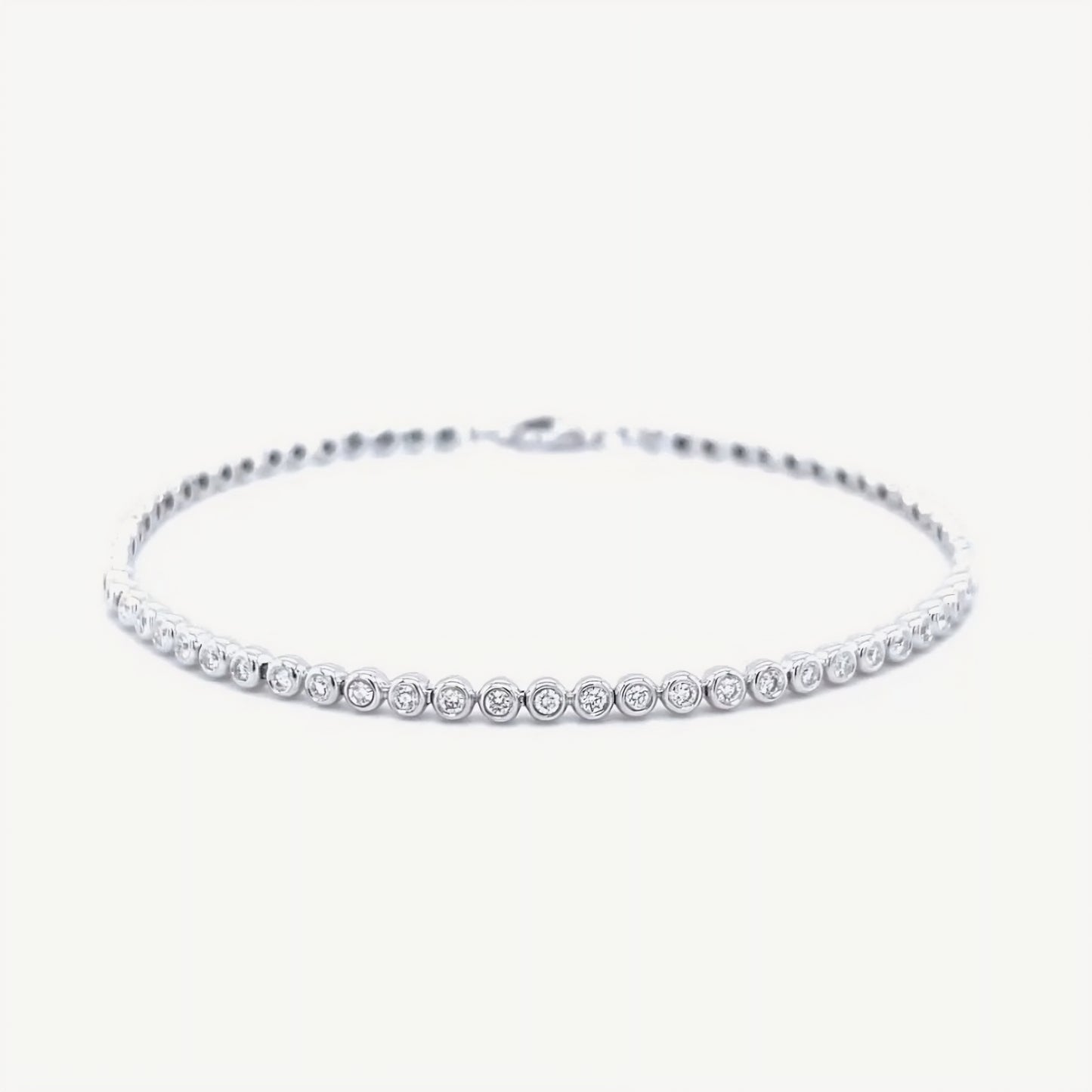 QA Bracelet with Diamonds Precious Essence - white